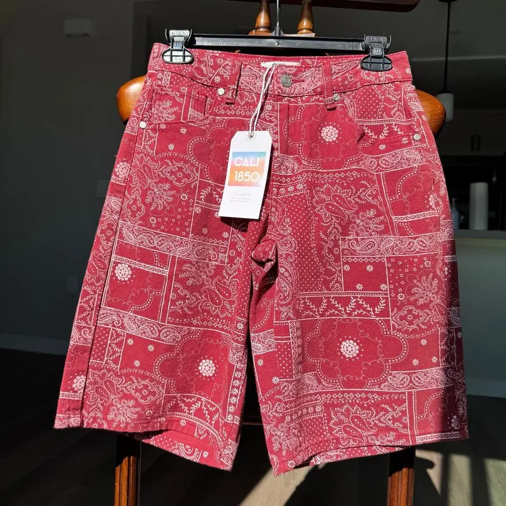 NWT CALI 1850 Women’s Bandana Paisley Bermuda Denim Shorts Size 25 Red